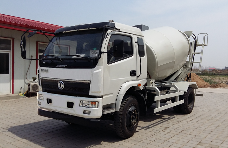 8立方攪拌車-02